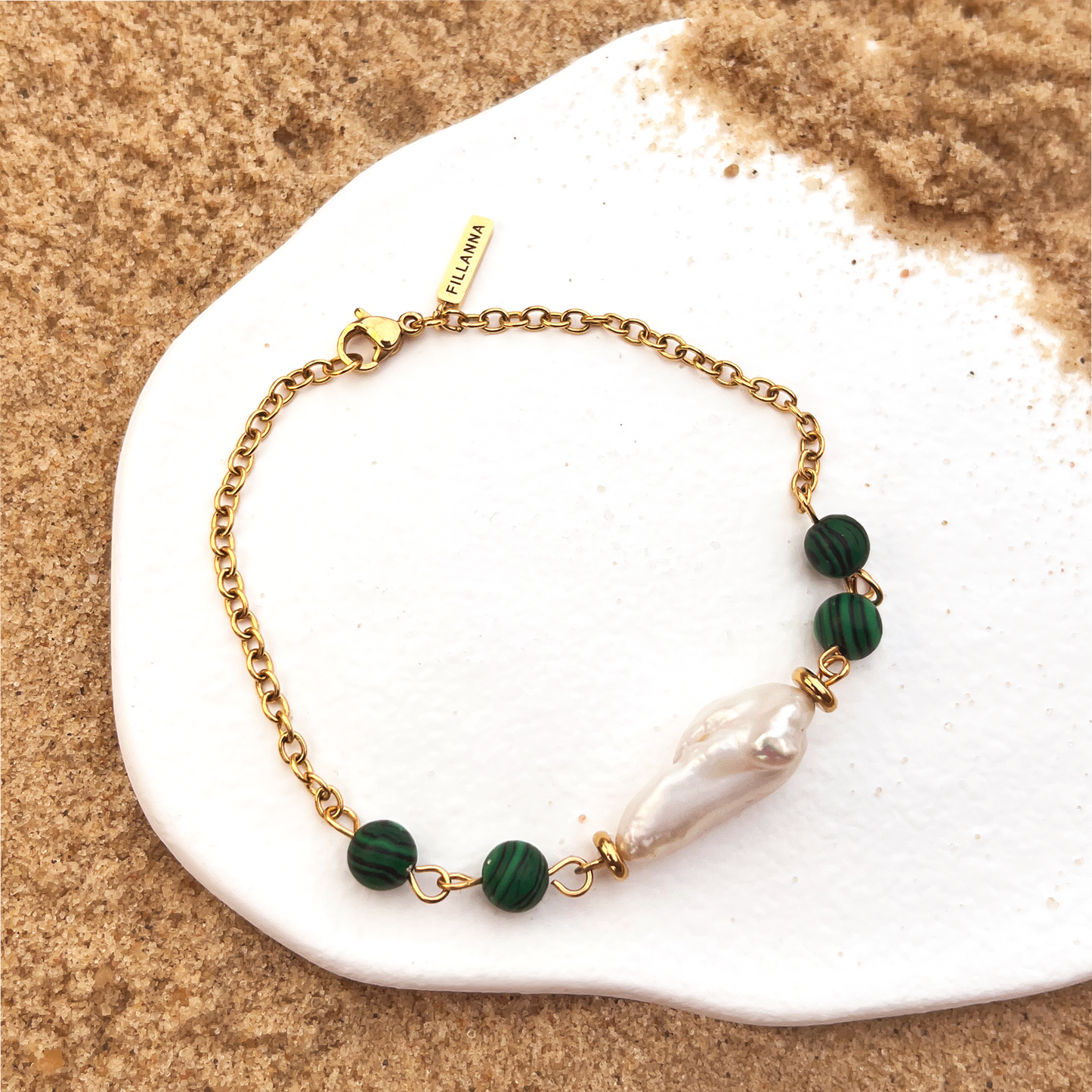 Zartes Armband mit echter Perle & und grünen Schmuckperlen