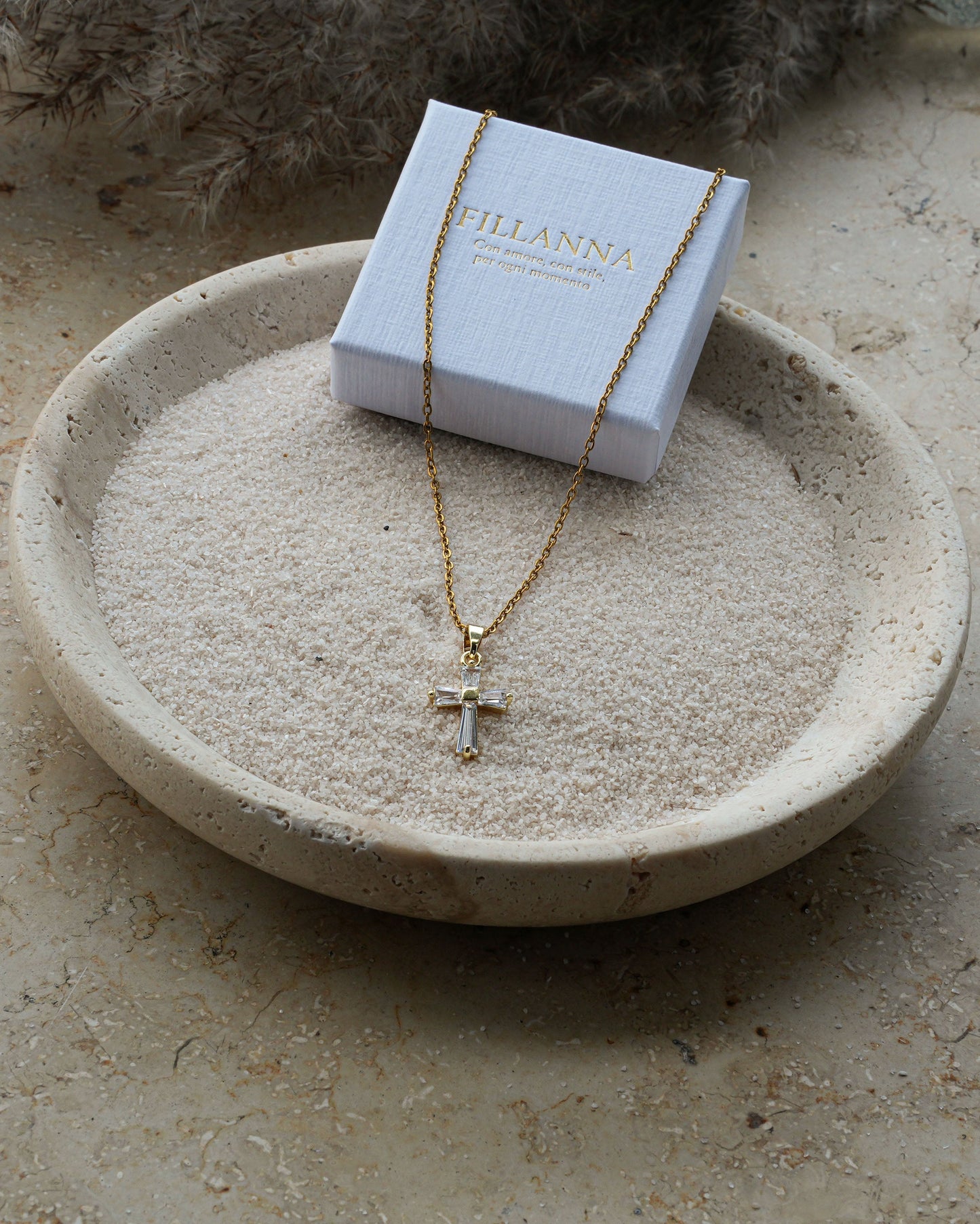 Намисто з підвіскою-хрестиком