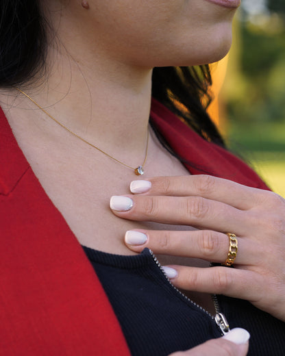 Schlichte Kette mit klarem Stein