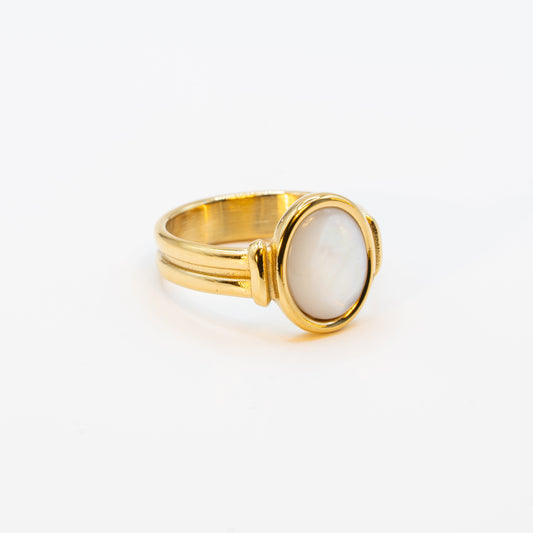 Edler Ring mit Perlmutt