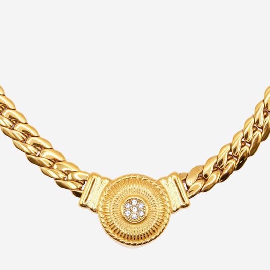 Stilvolle Halskette mit funkelnden Steinen