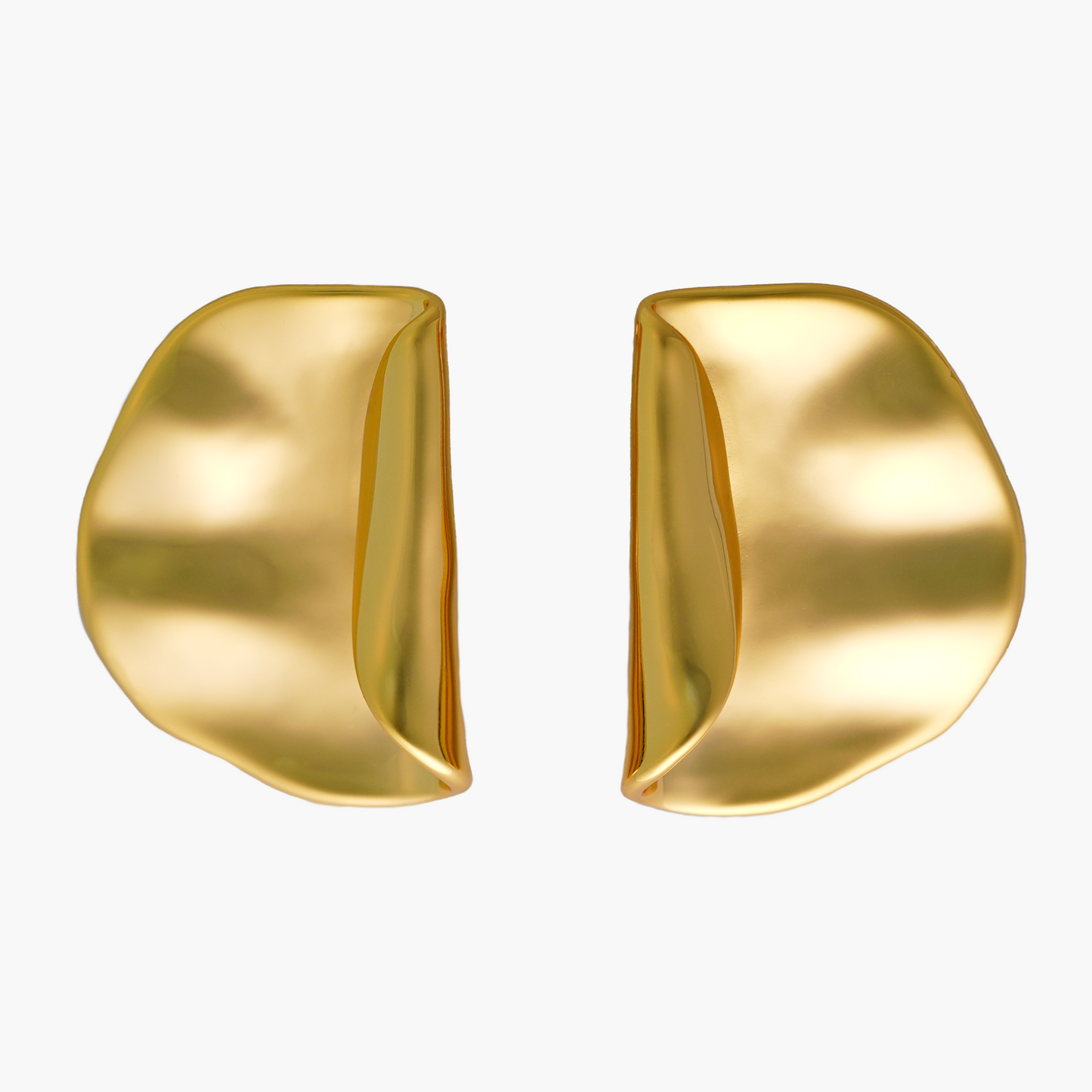 Skulpturale Ohrstecker mit gedrehter Oberfläche