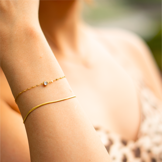 Zartes mehrreihiges Armband mit Solitär - Zirkonia