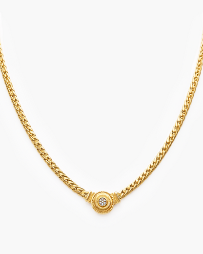 Stylish necklace with sparkling stones